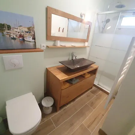 Babeth By Nuits Au Port