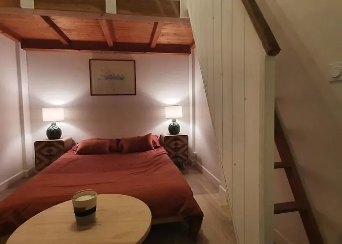 Babeth By Nuits Au Port *